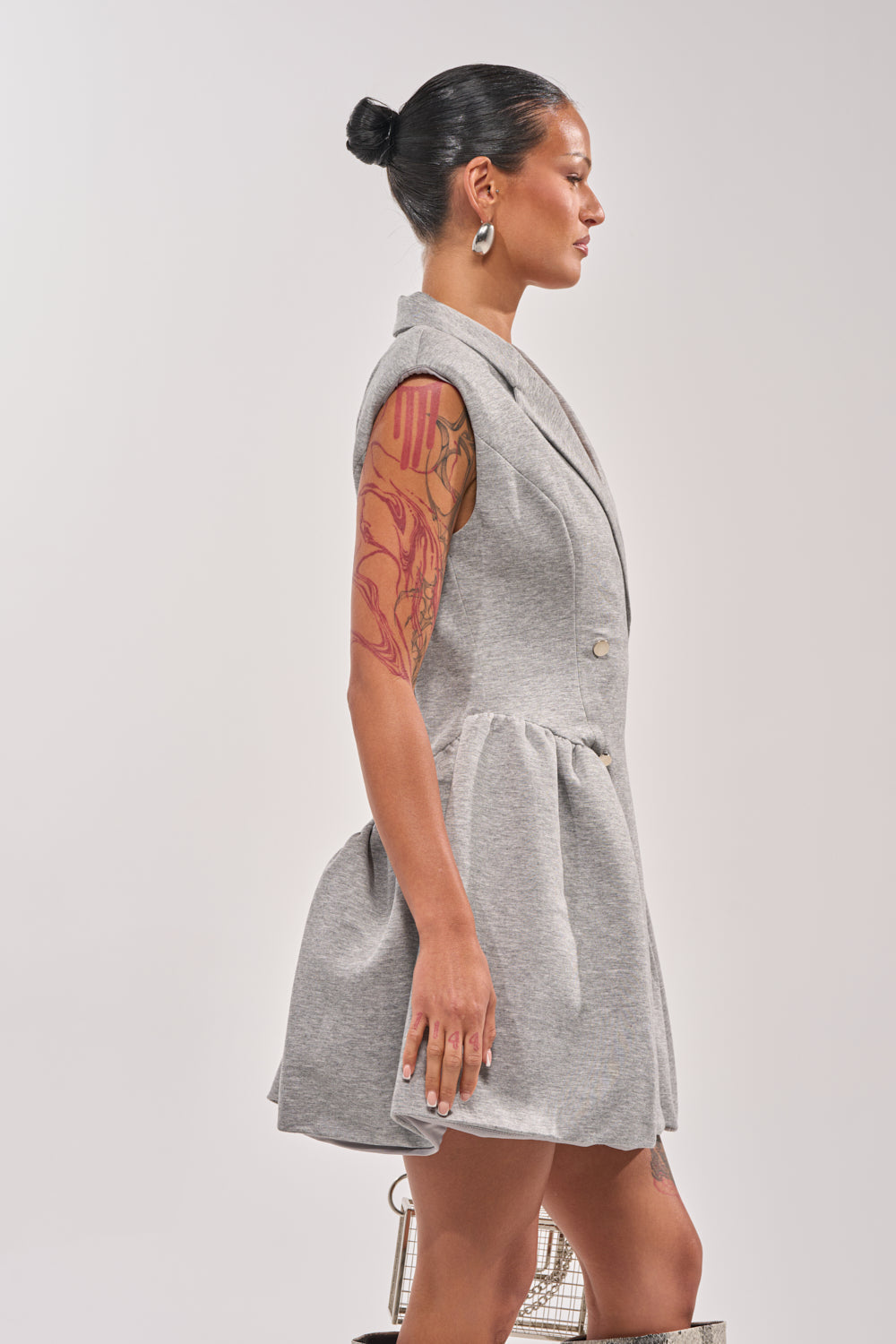IT SUITS YOU SLEEVELESS BLAZER MINI DRESS